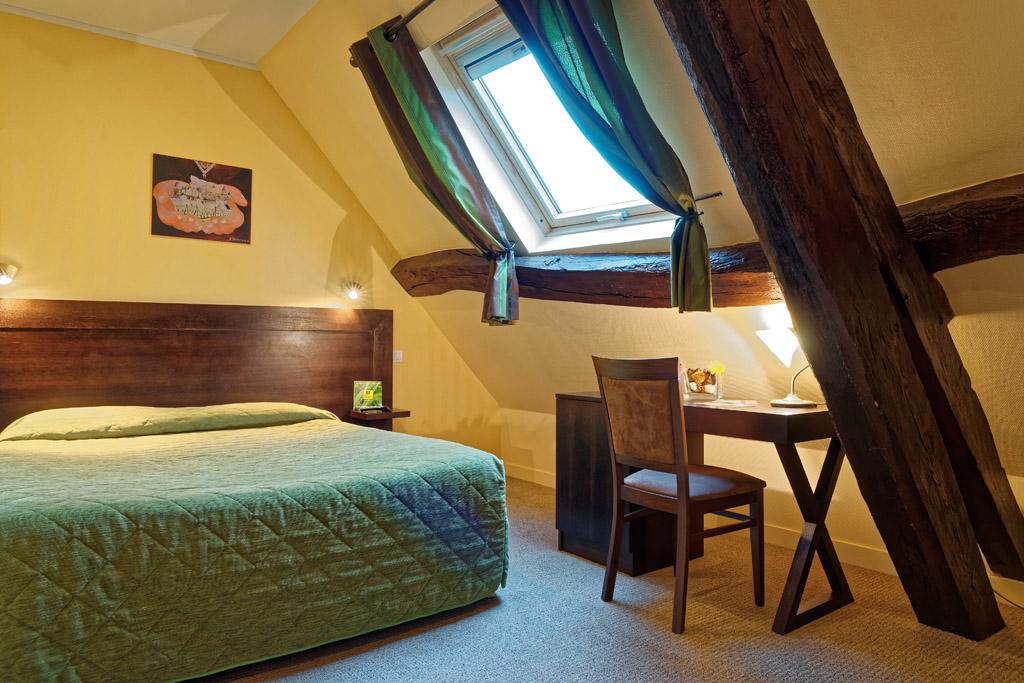 https://www.hotel-restaurant-trois-maures.fr/wp-content/uploads/2015/06/chambre-double-hotel-bourgogne8.jpg