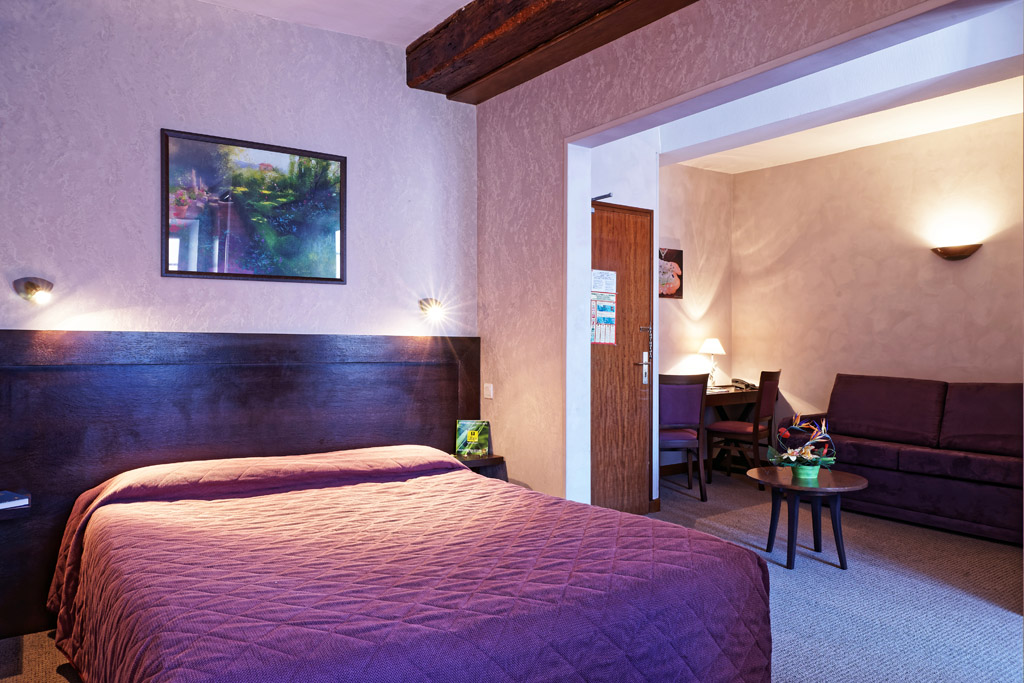 https://www.hotel-restaurant-trois-maures.fr/wp-content/uploads/2015/06/chambre-suite-junior-hotel-bourgogne3.jpg